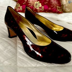 Absolutely gorgeous Italian imported pumps, beautiful finish, used twice